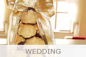 Contemporary Wedding Cake profitta Rolls pilled high.