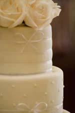 Whit roses Wedding Cake