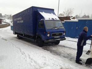Digging the Removal van out of the snow, the move must go on!